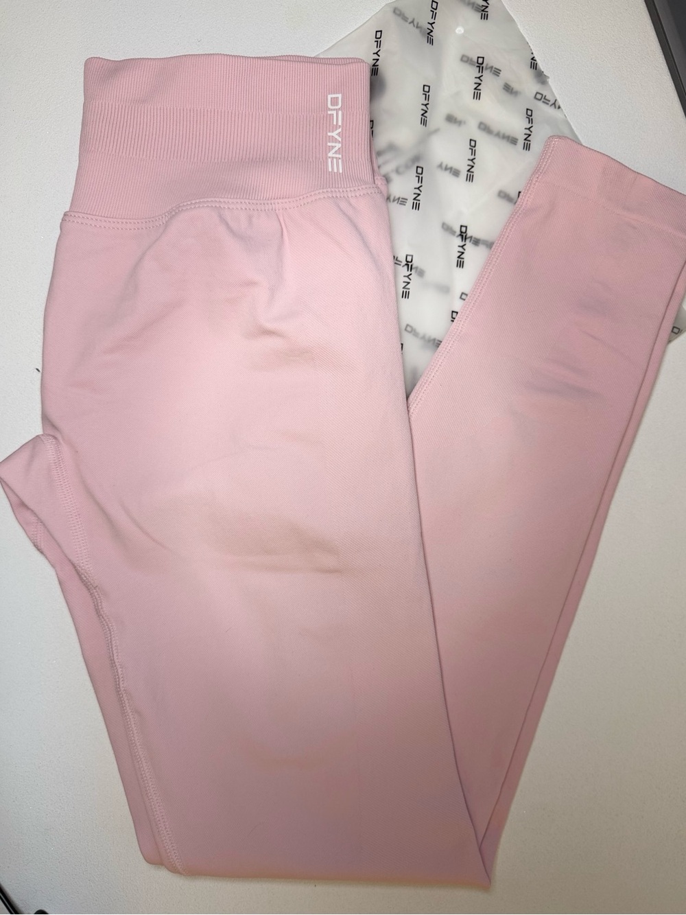 DFYNE Women light pink  Active Leggings